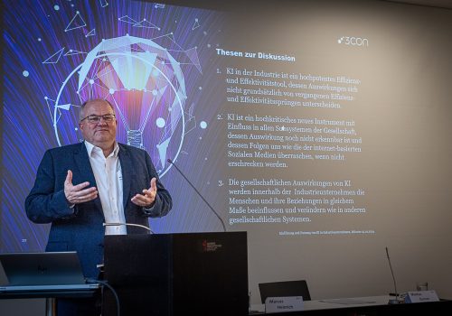 Marcus Heinrich von 3con Management Consultants berät die chemische Industrie.